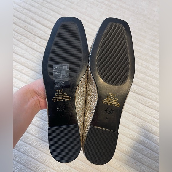 Silver Straw Mary Janes - Picture 4 of 4